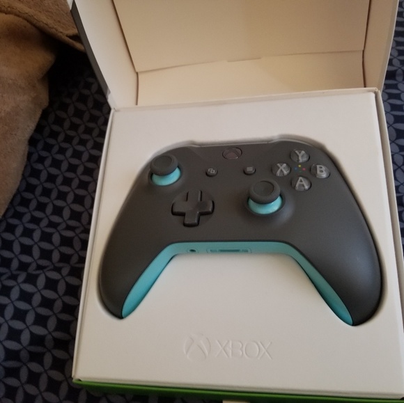 Xbox one controller Grey/Blue - Picture 3 of 5